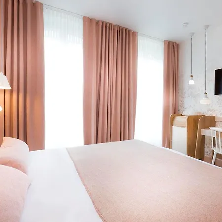 Le Lapin Blanc Hotel Parigi